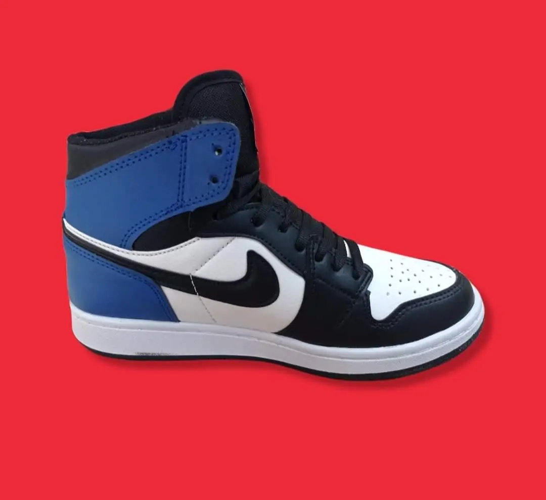 Adidas tipo Jordan, azul y negro.  2