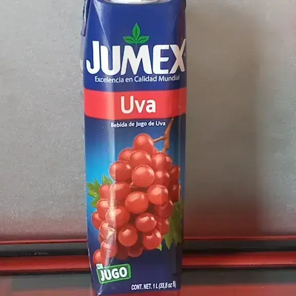 Jumex sabor uva de 33.8 onza 