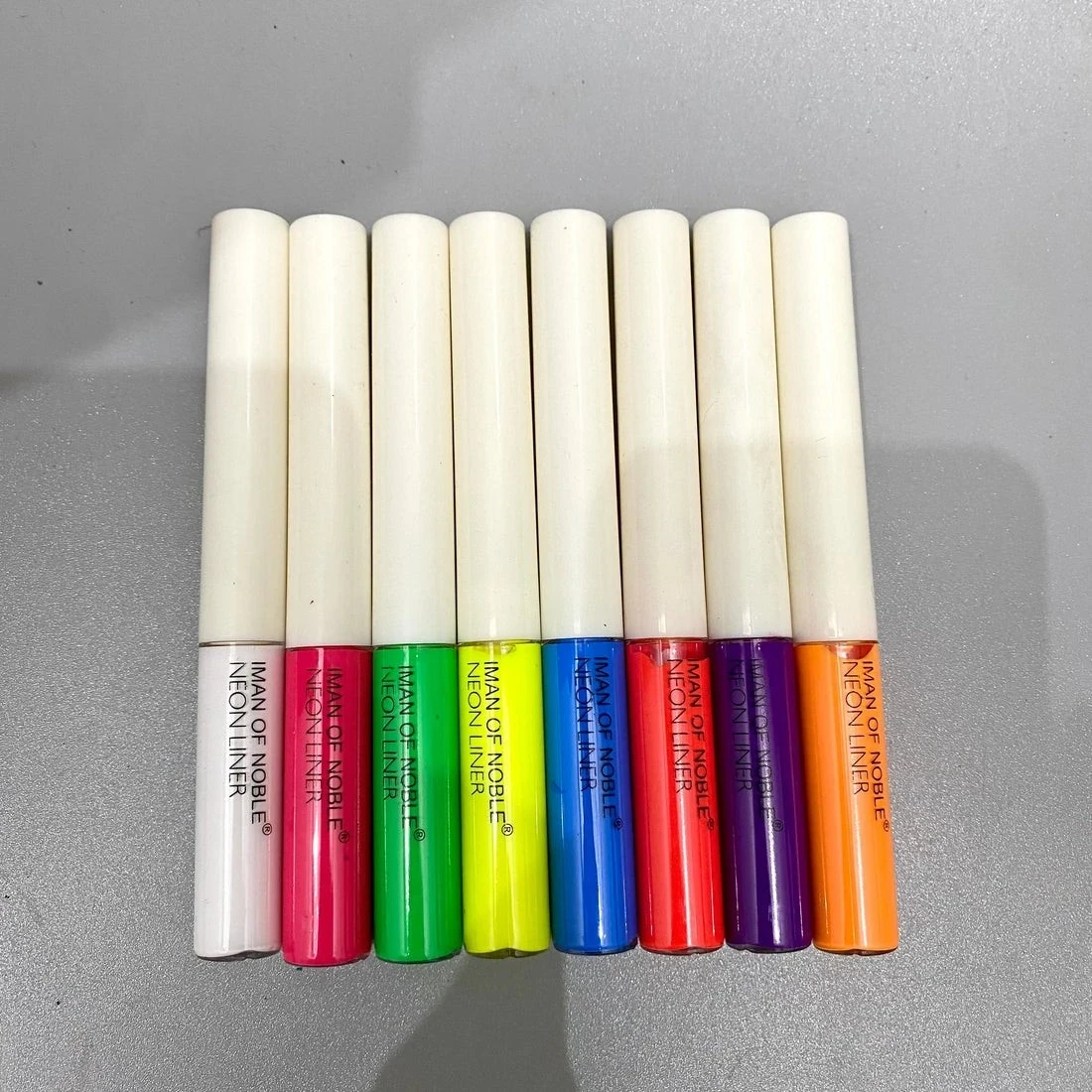 DELINEADOR NEON TAPA BLANCA  2