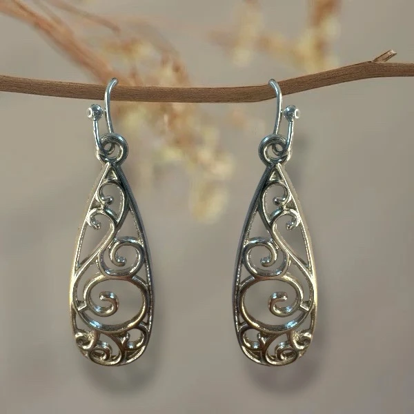 Pendientes Calados con diseño de Gota