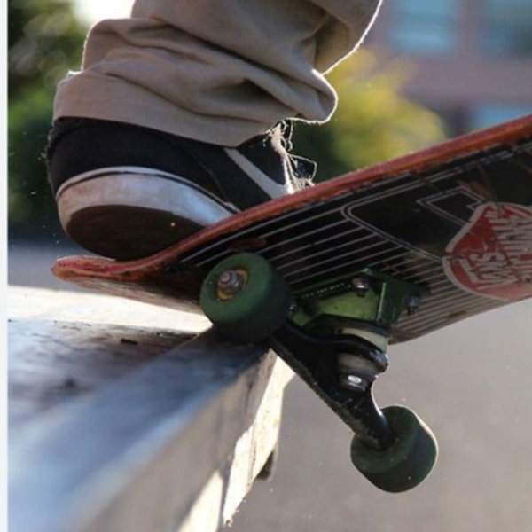 SKATING
