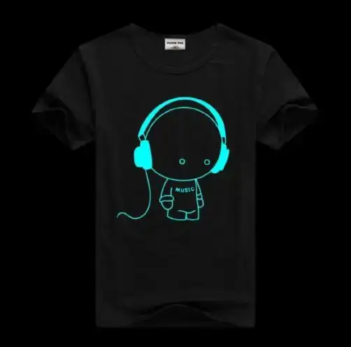 REMERA BRILLA EN LA OSCURIDAD ✨️  3