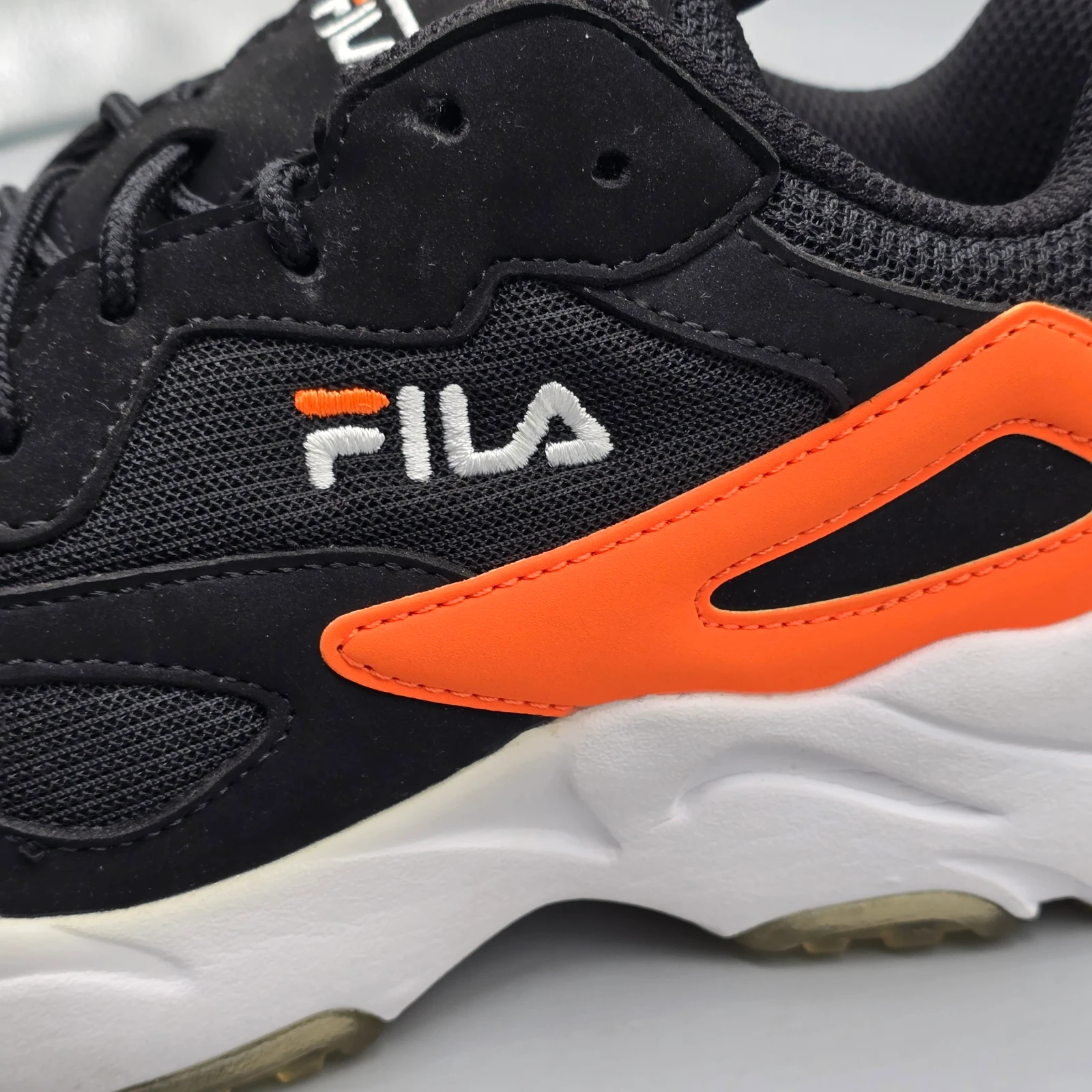 FILA RAY TRACER 4